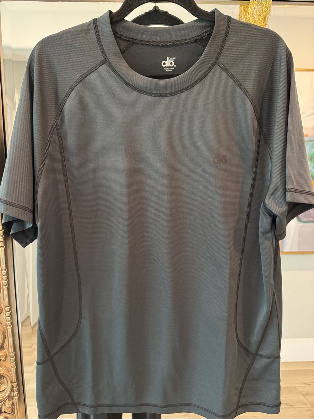 ALO Yoga Men's Short Sleeve Crew Tee - Charcoal Gray